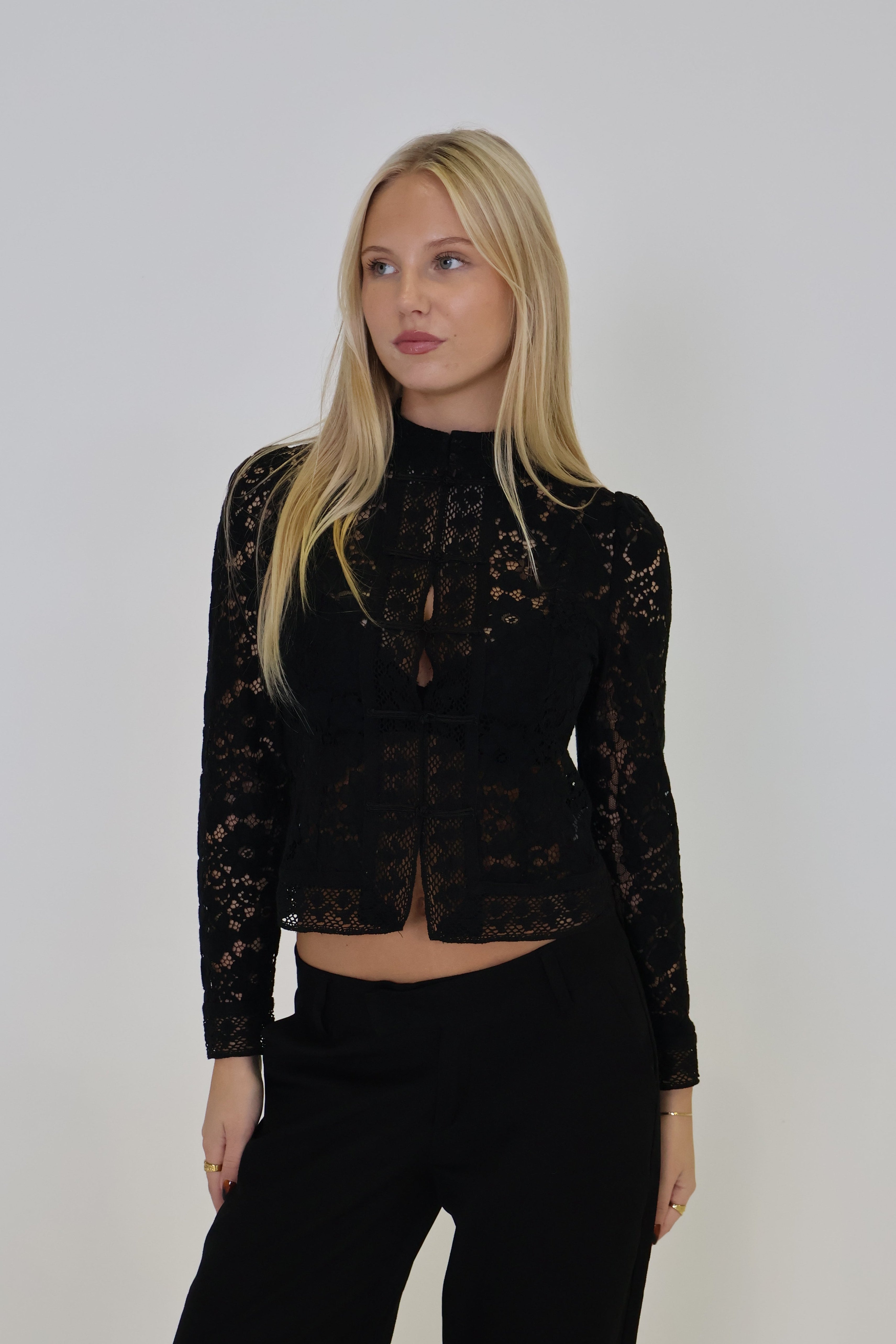 ISABELLA BLUSE - SORT