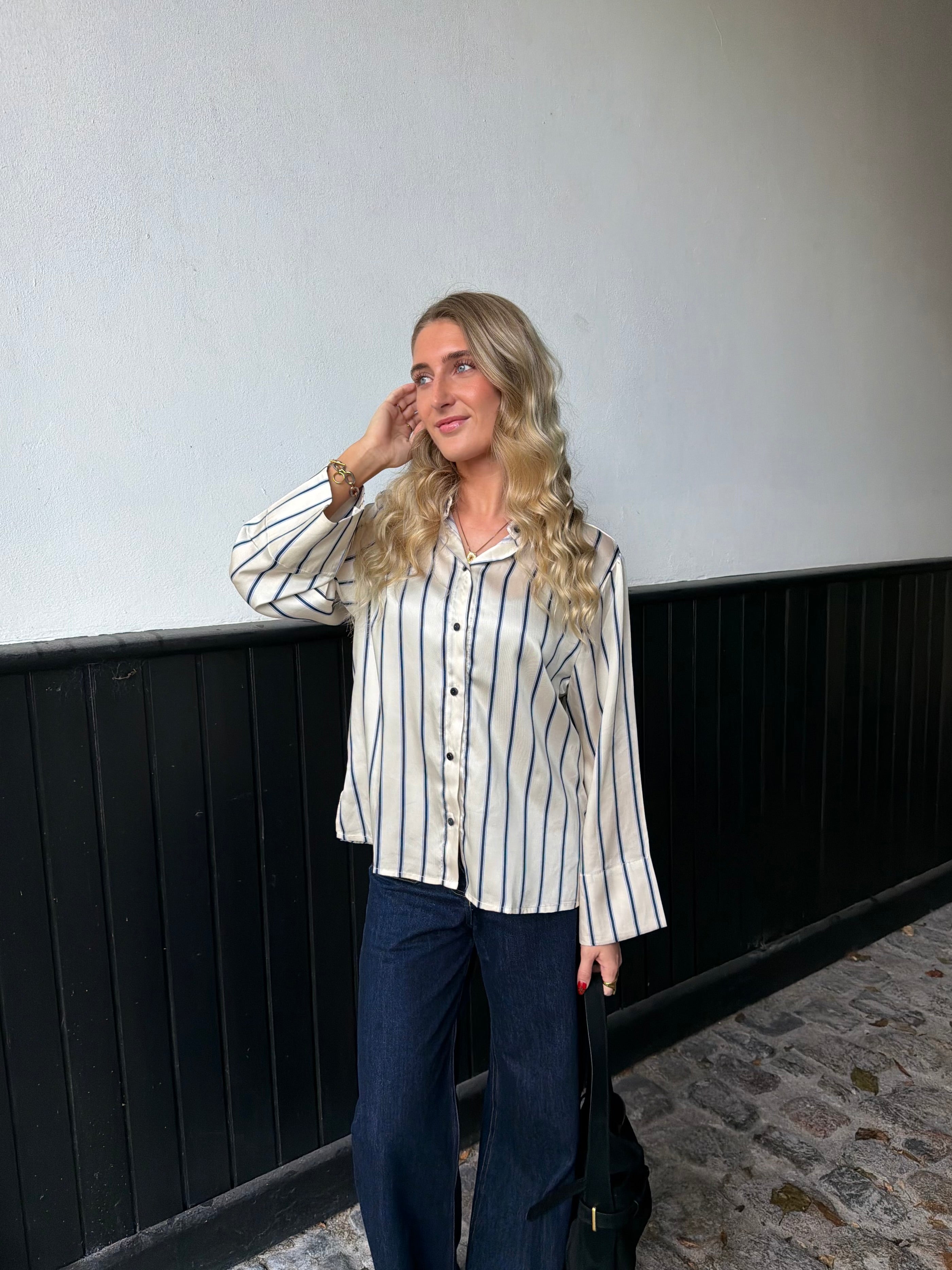 NORA SKJORTE - HVID/BLÅ