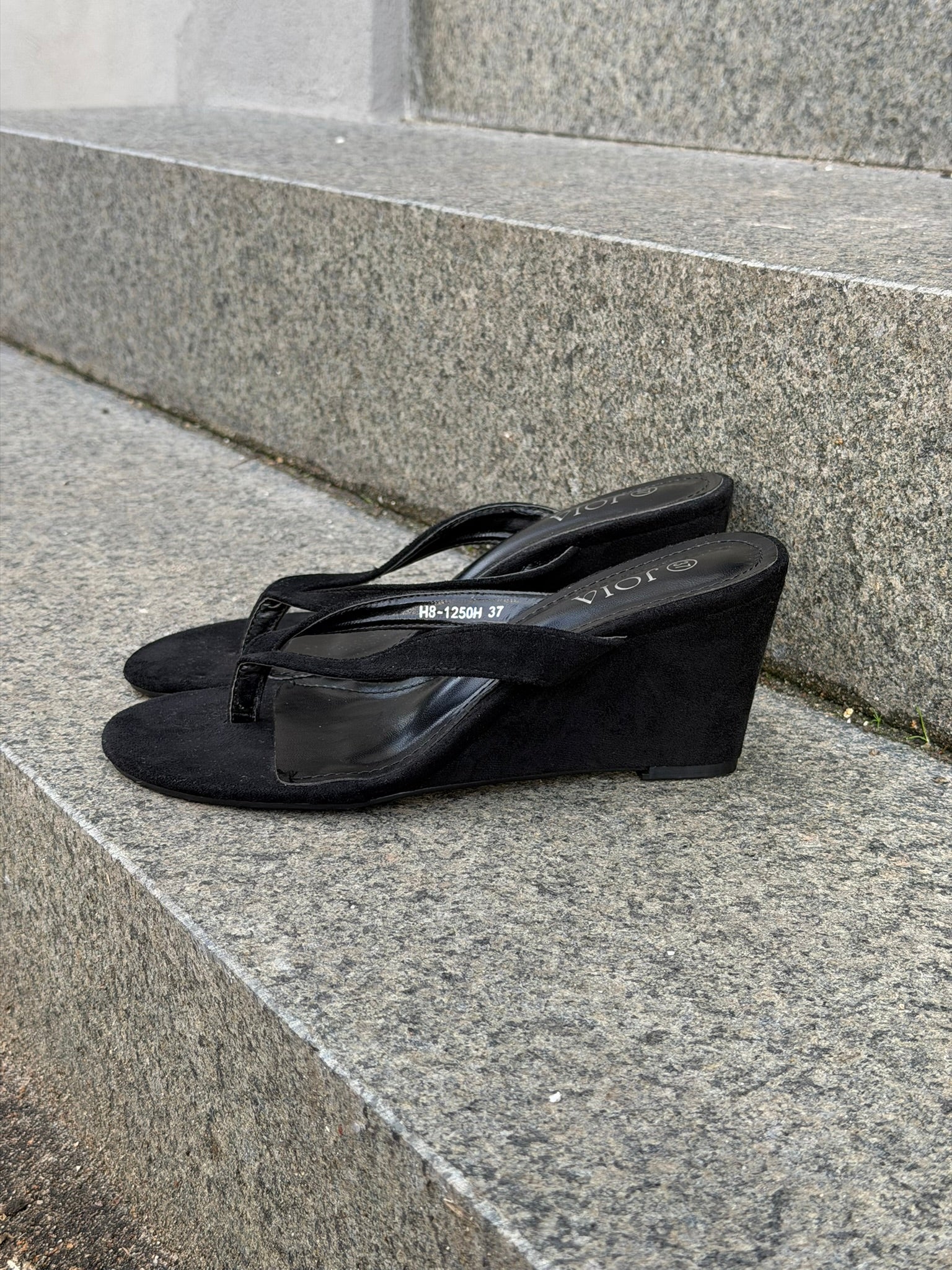 JULIE PUMPS