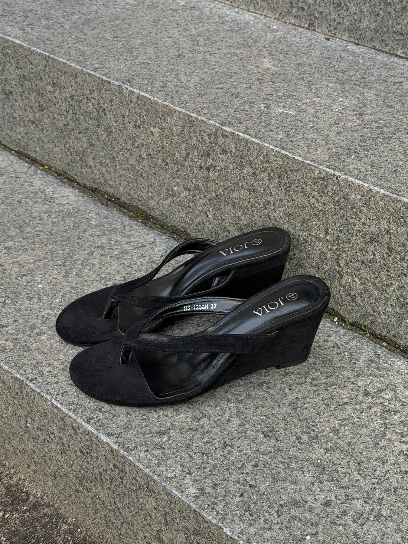 JULIE PUMPS