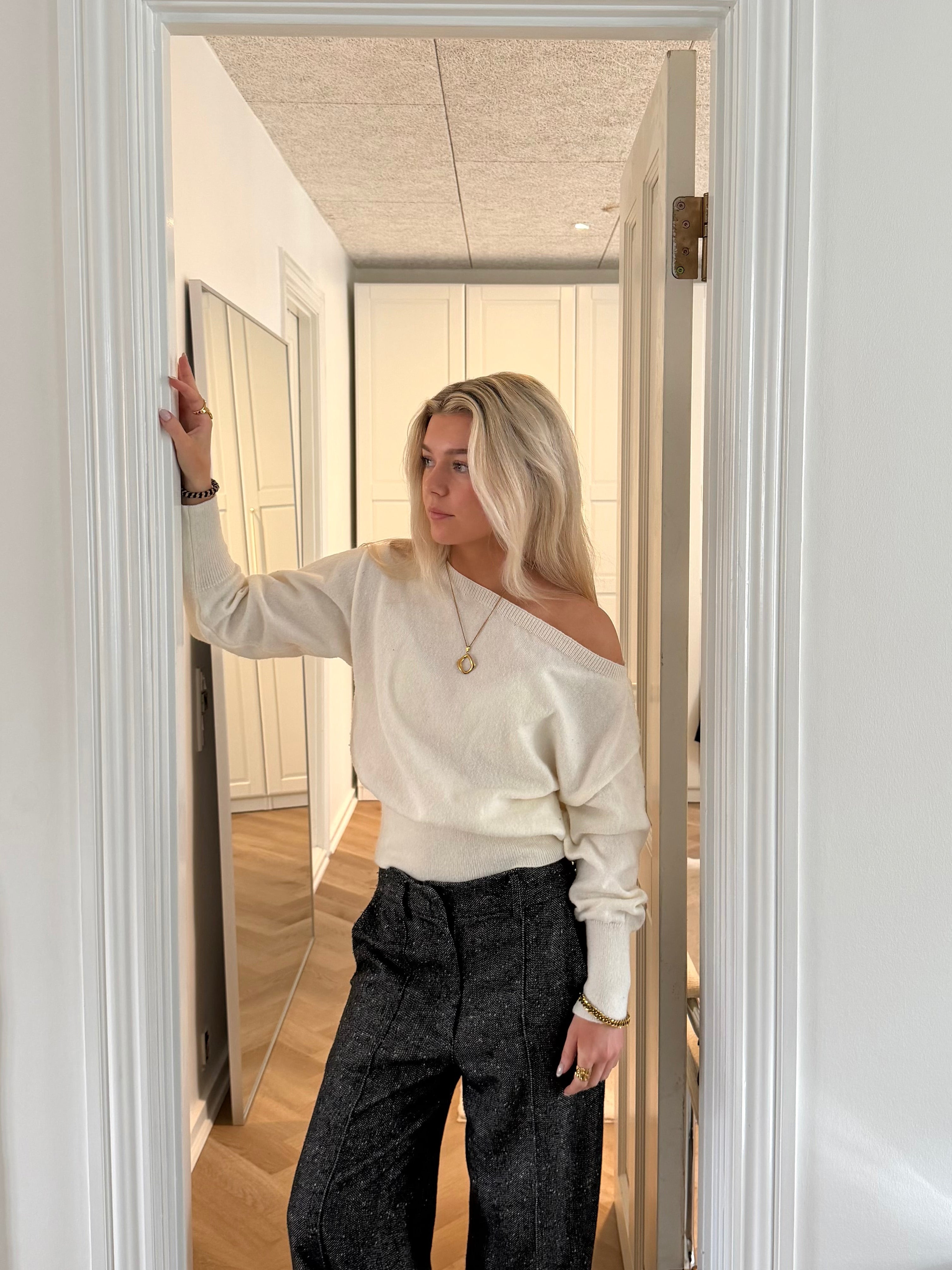 CLARA SWEATER