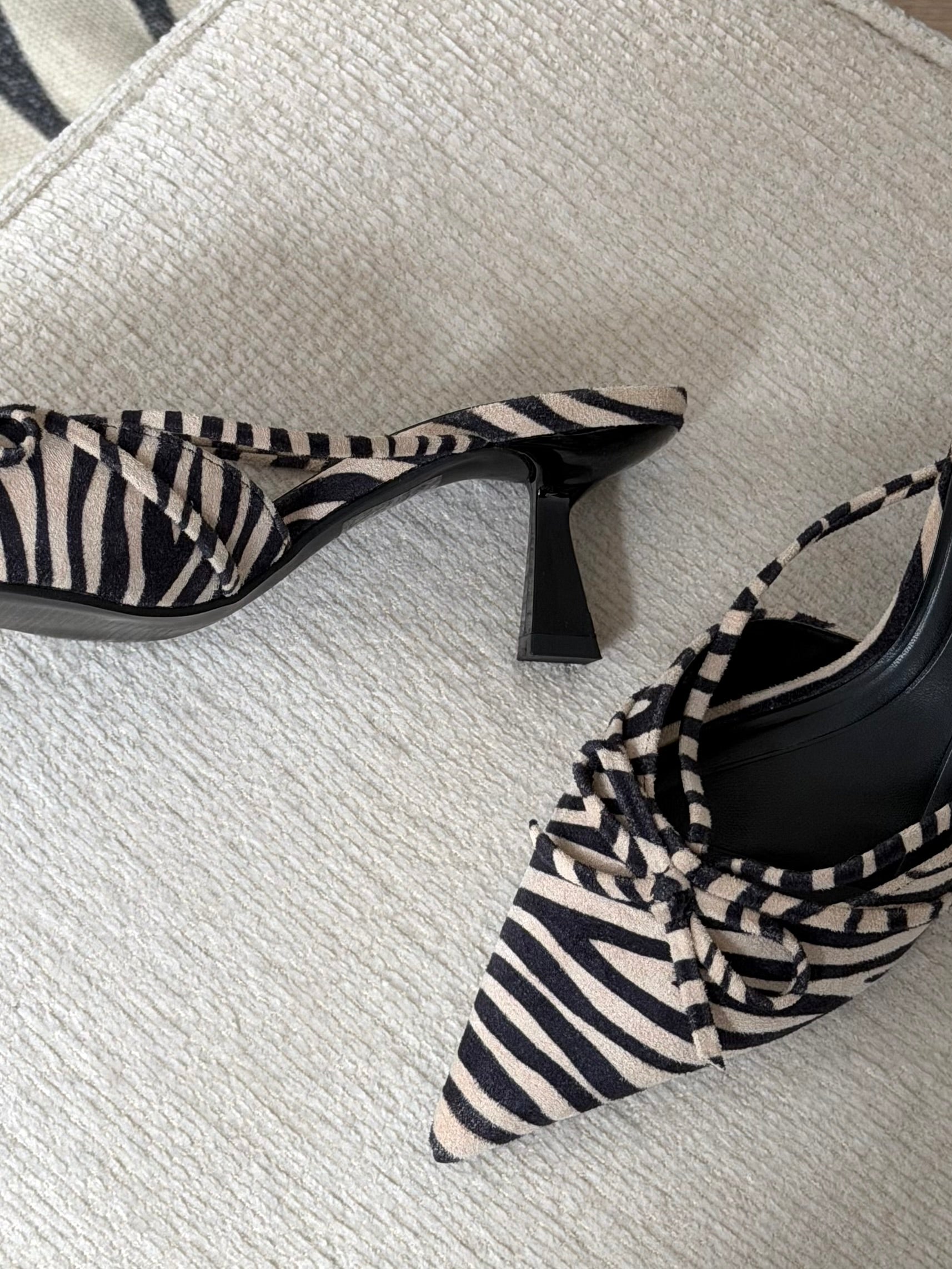 LILY PUMPS