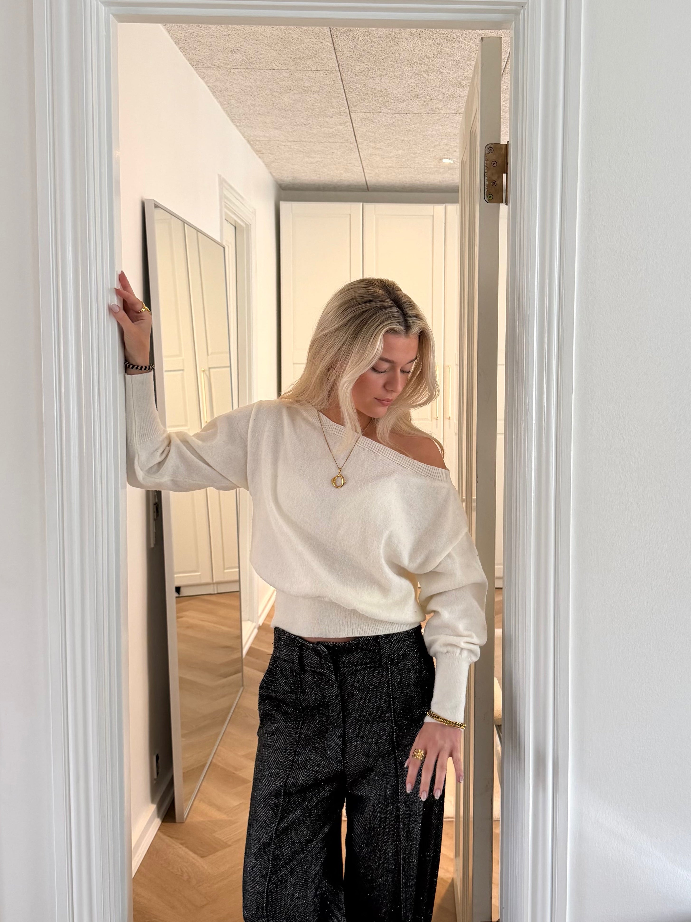 CLARA SWEATER