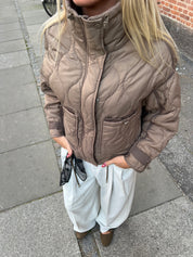 AGNES JAKKE - BRUN
