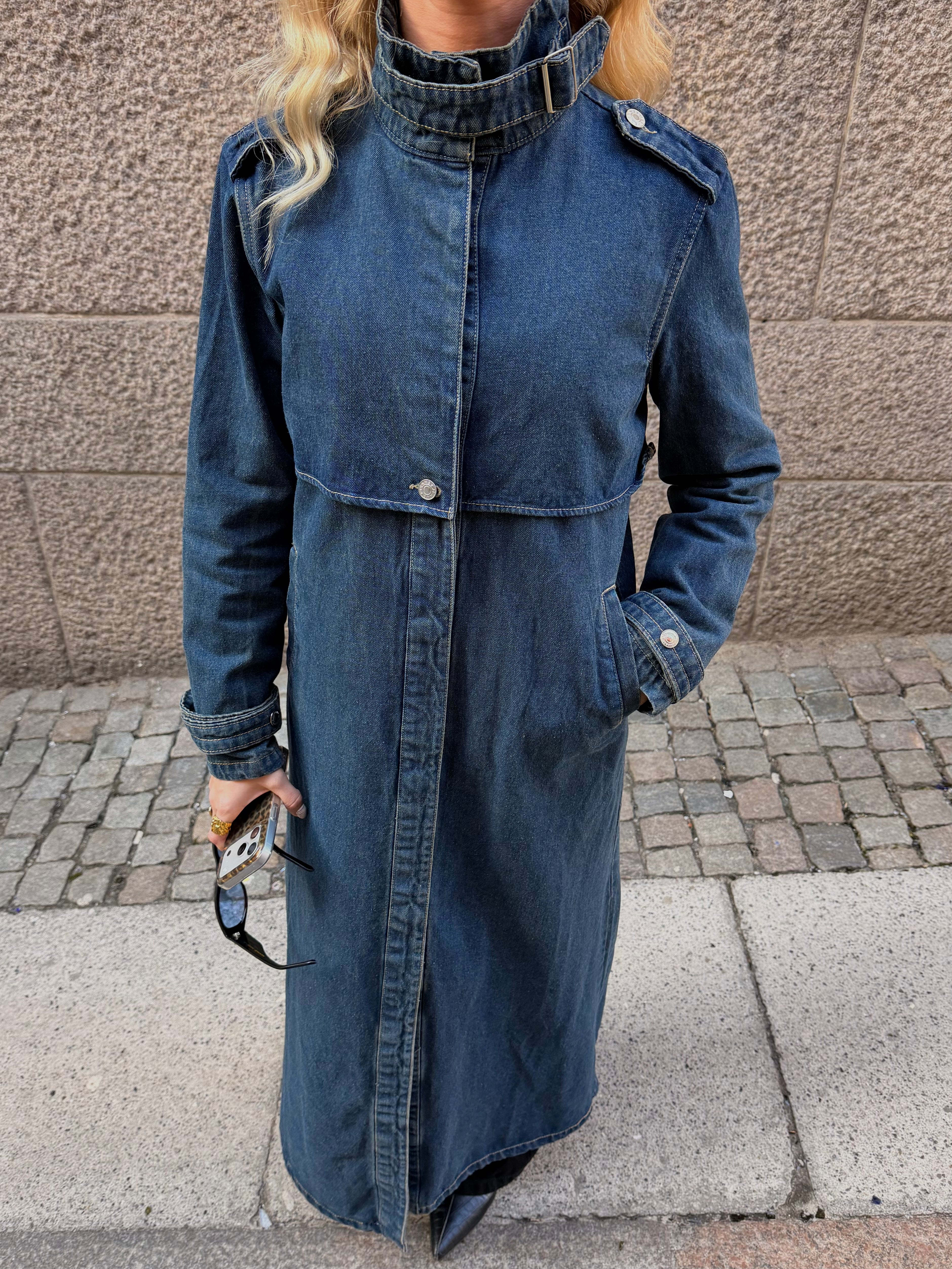 FELICIA JAKKE