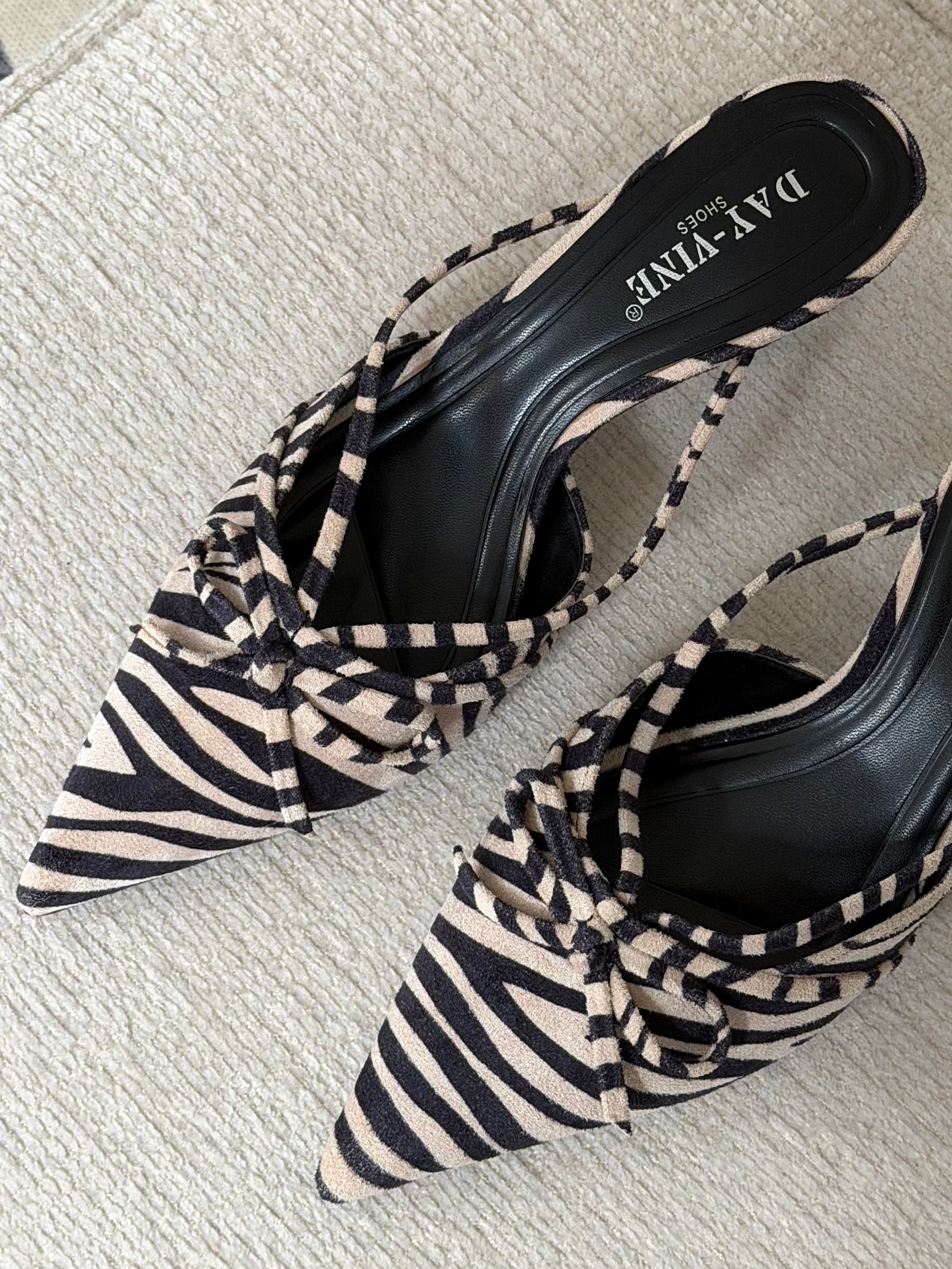 LILY PUMPS