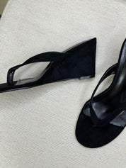 JULIE PUMPS