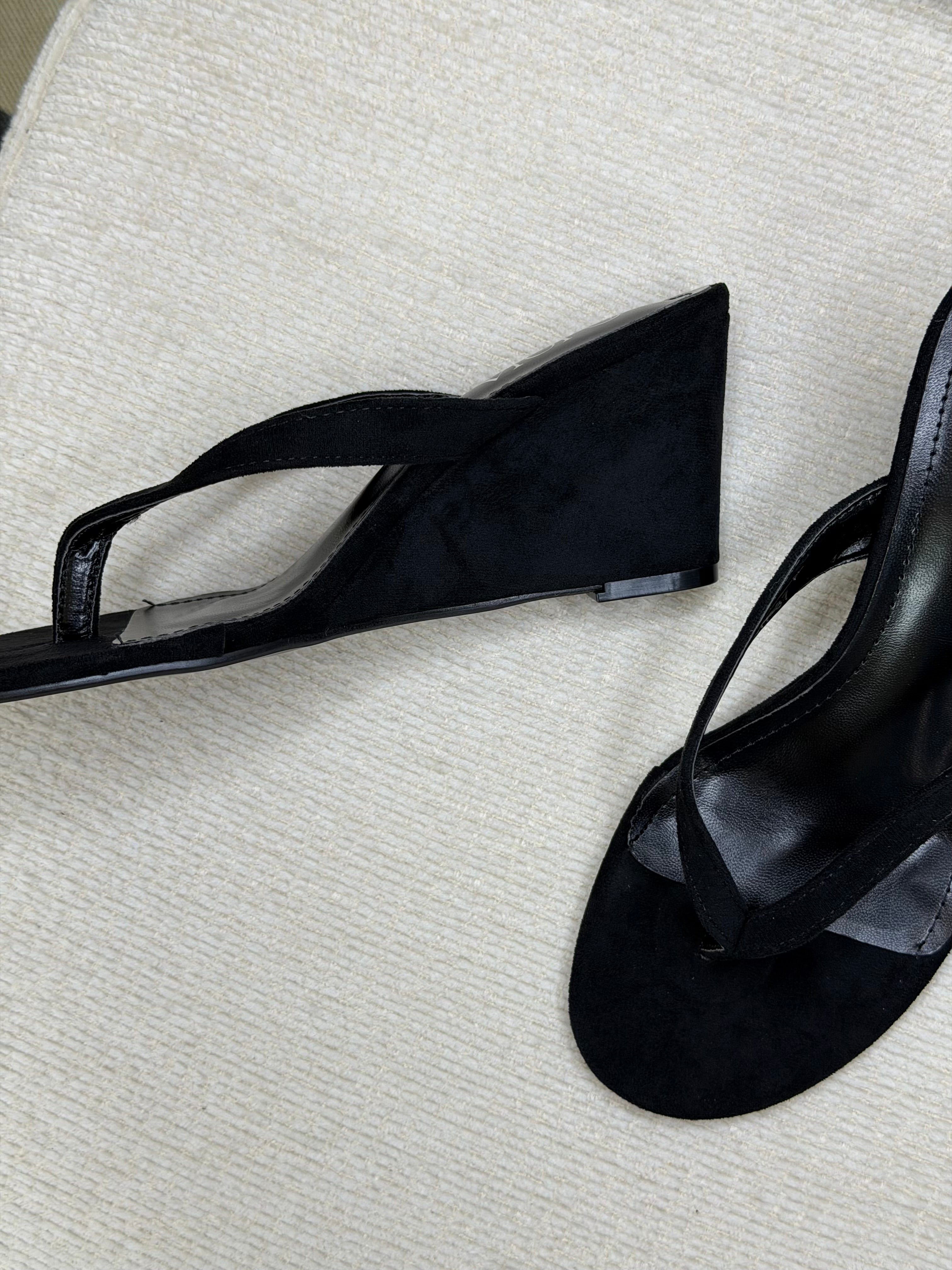 JULIE PUMPS