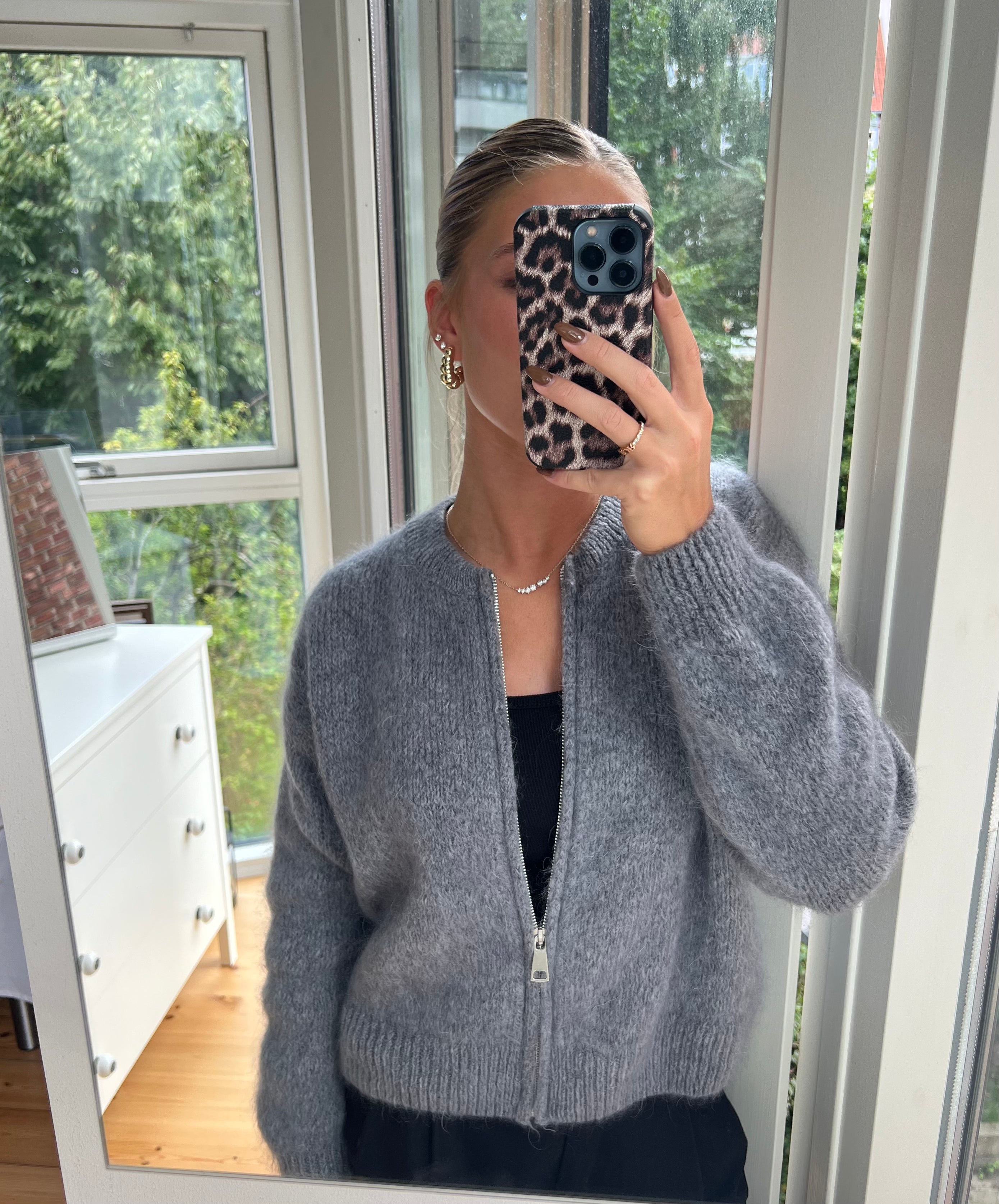 MOHAIR CARDIGAN - GRÅ