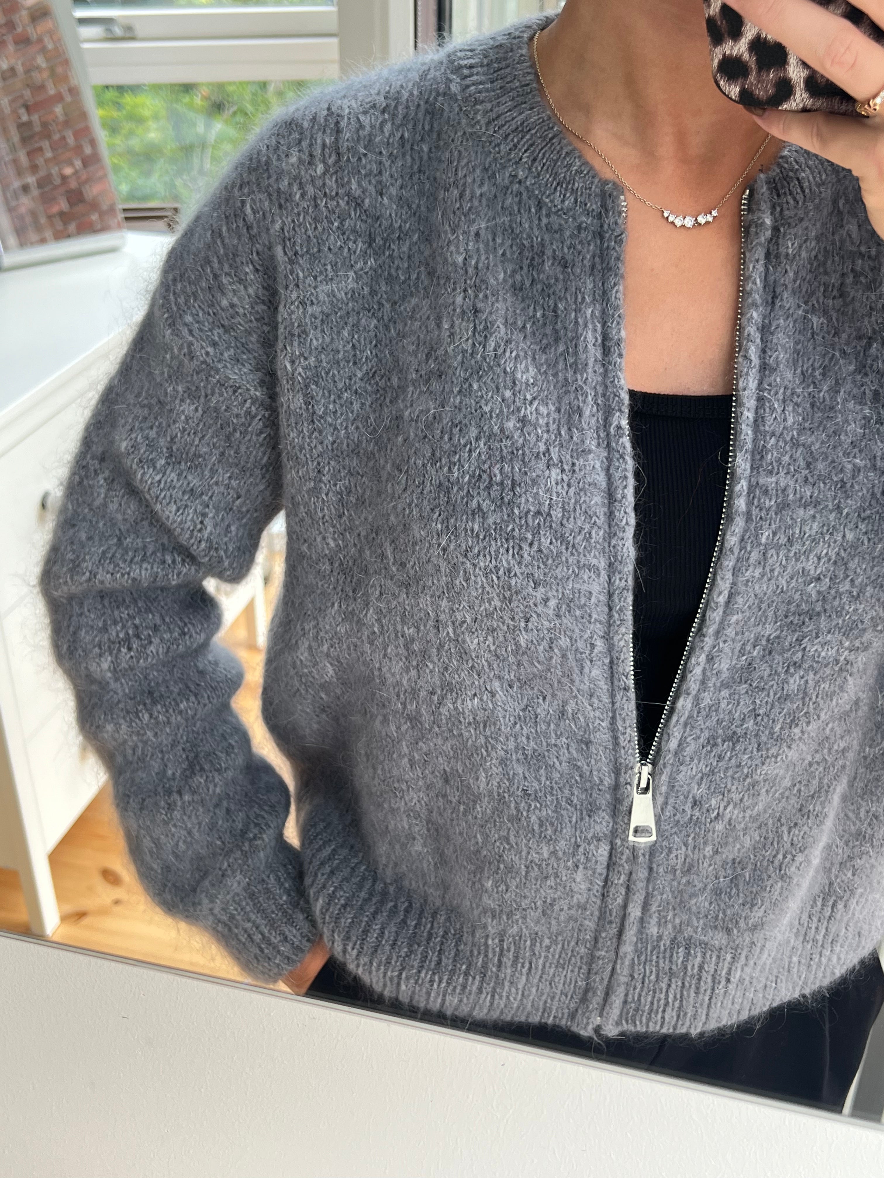 MOHAIR CARDIGAN - GRÅ
