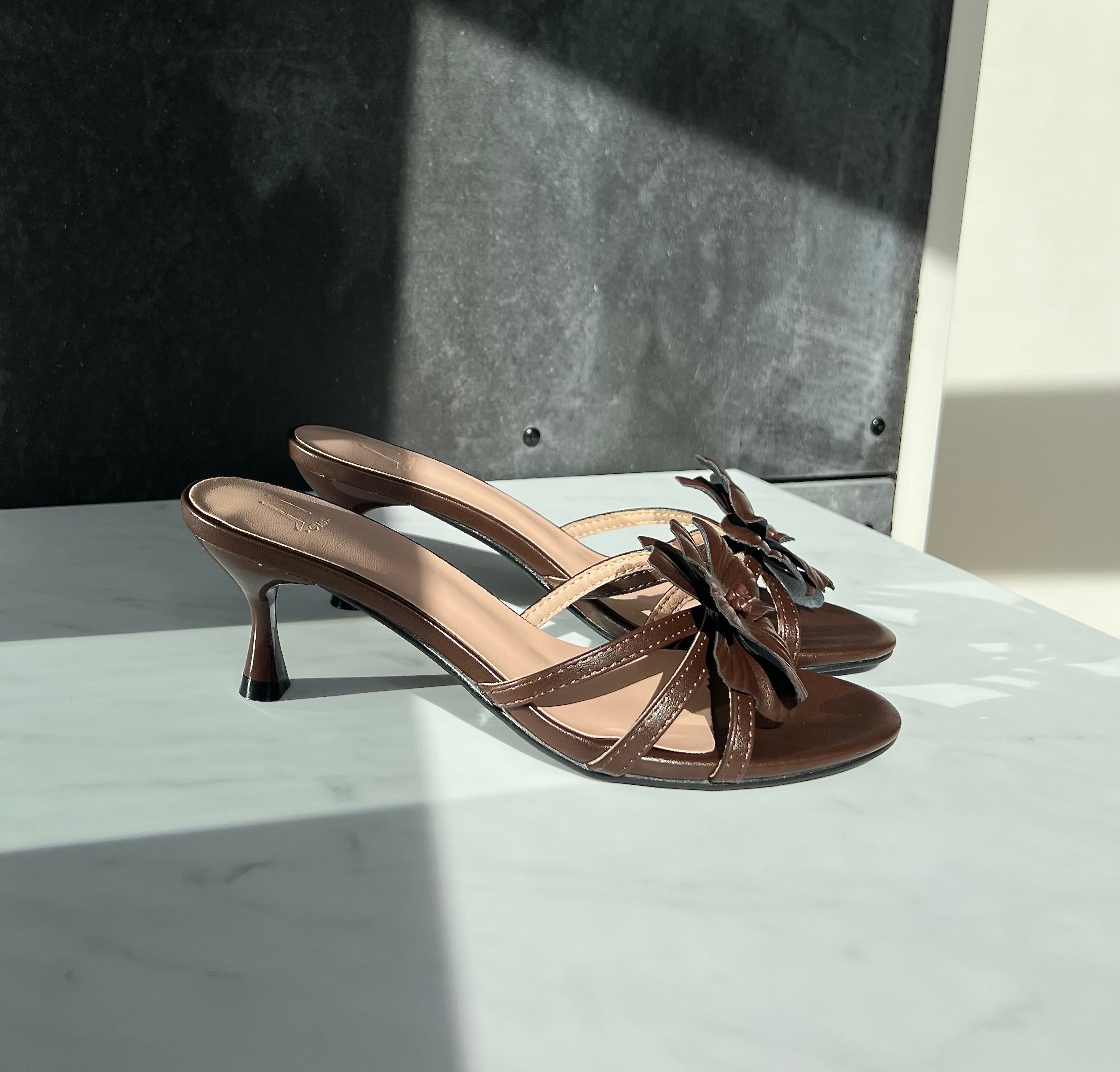 FLORA PUMPS - BROWN