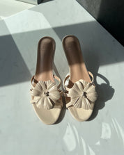 FLORA PUMPS - BEIGE