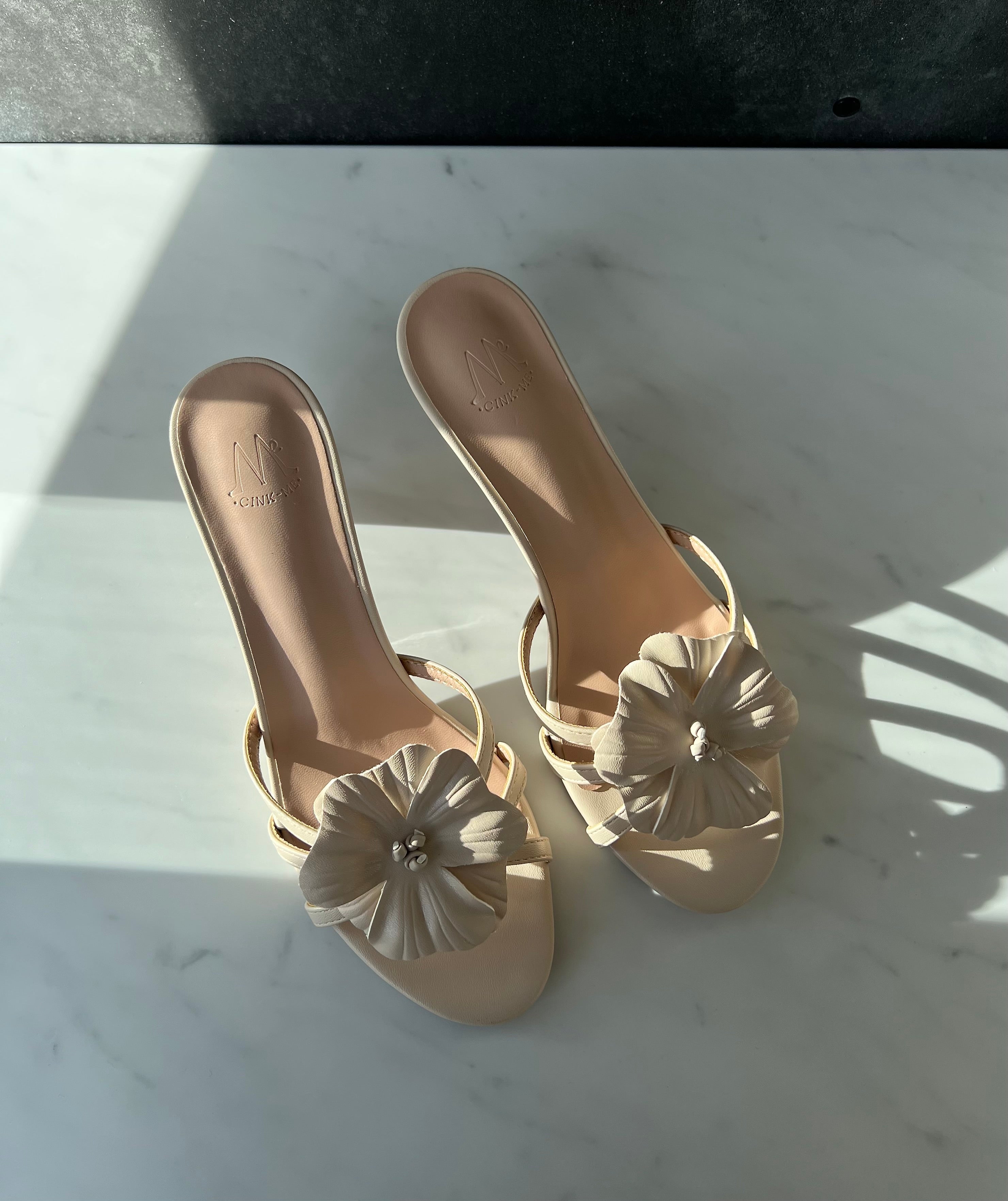 FLORA PUMPS - BEIGE