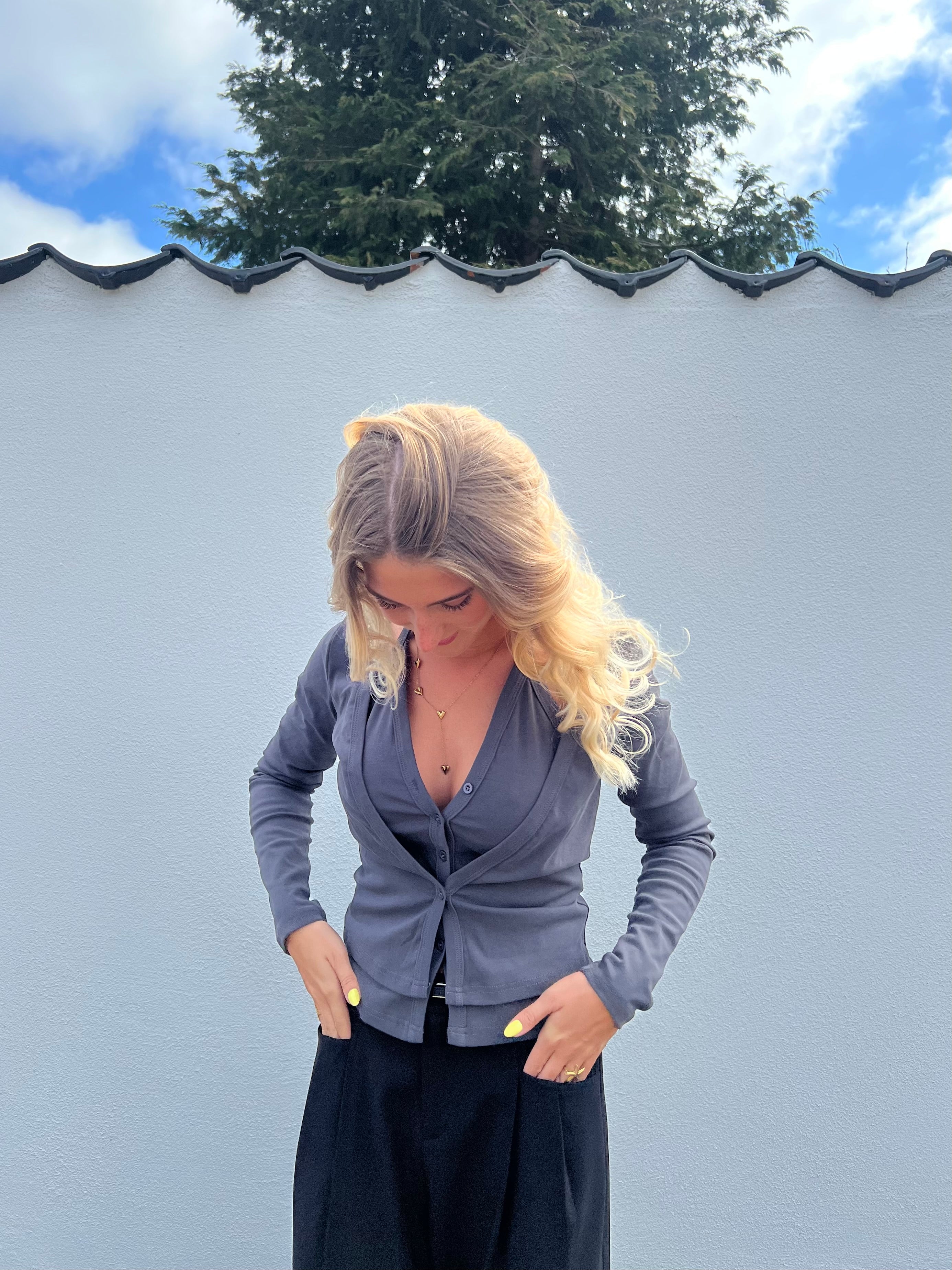 CELINA BLUSE - MØRKEGRÅ